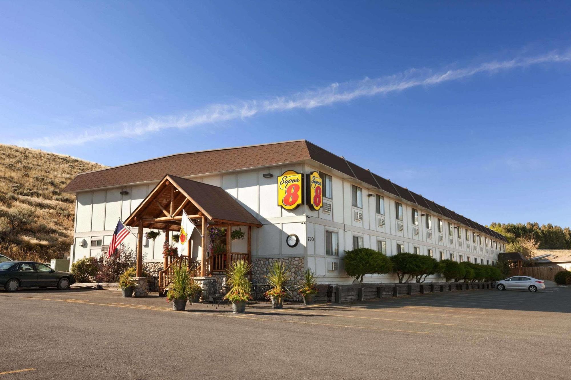 Super 8 By Wyndham Cody Hotel Eksteriør billede