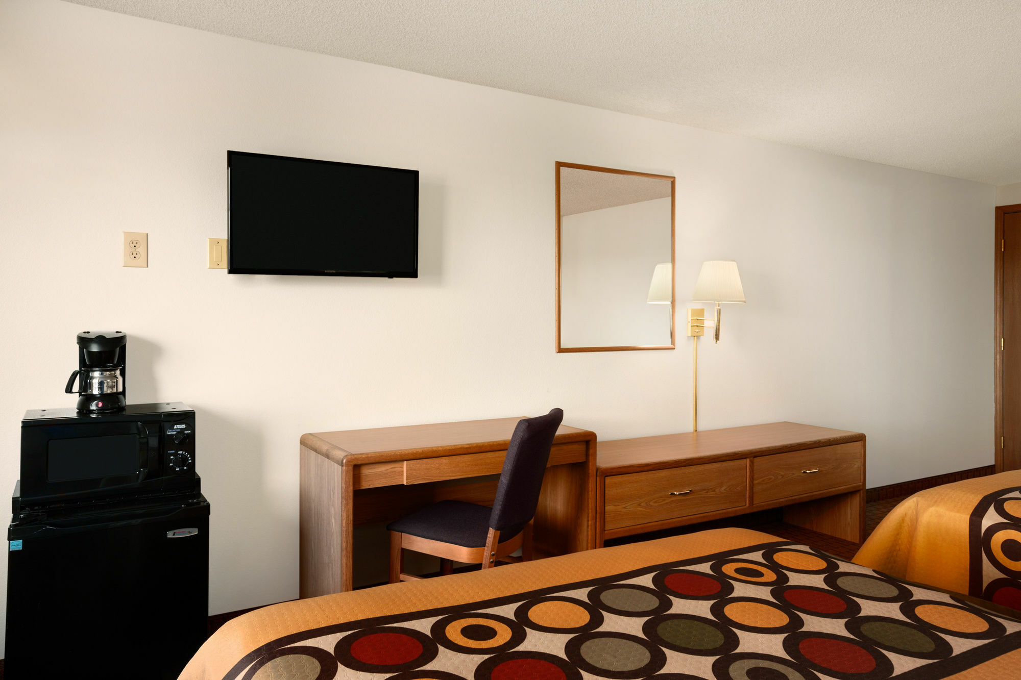 Super 8 By Wyndham Cody Hotel Eksteriør billede